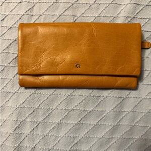 ✨ Vintage Tan Leather Wallet – Soft Fold-Over Style ✨